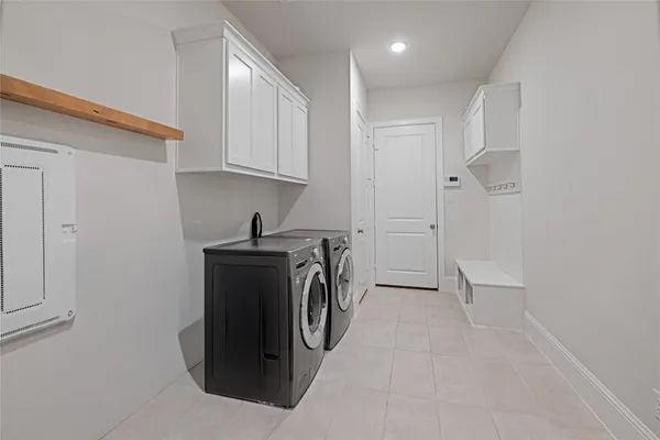 $669,000 | 622 Platinum Stone Lane, Pinehurst, TX 77362