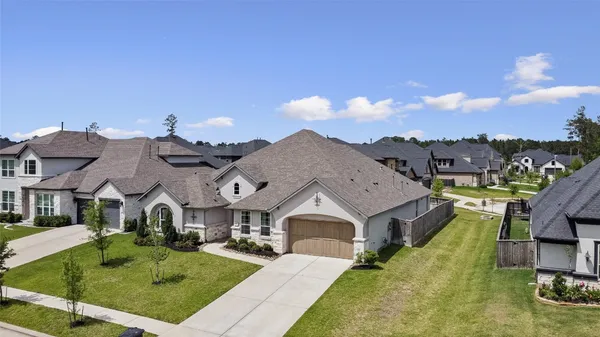 $649,000 | 622 Platinum Stone Lane, Pinehurst, TX 77362