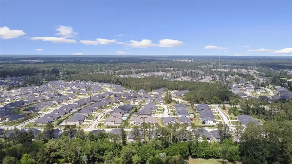 $669,000 | 622 Platinum Stone Lane, Pinehurst, TX 77362