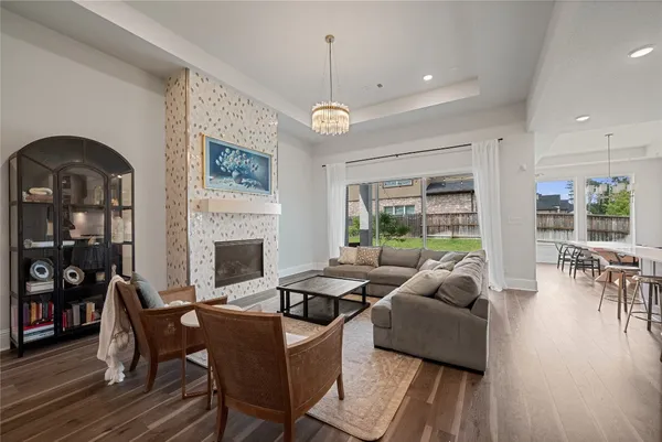 $649,000 | 622 Platinum Stone Lane, Pinehurst, TX 77362