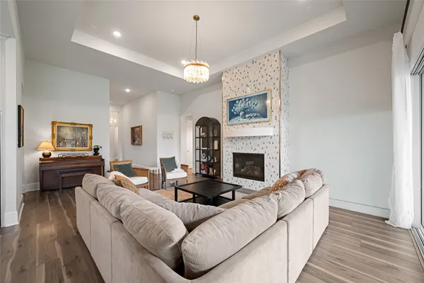 $669,000 | 622 Platinum Stone Lane, Pinehurst, TX 77362