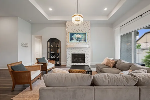 $669,000 | 622 Platinum Stone Lane, Pinehurst, TX 77362