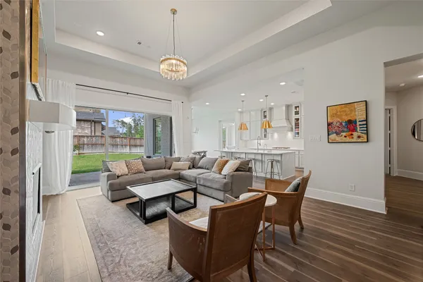 $669,000 | 622 Platinum Stone Lane, Pinehurst, TX 77362