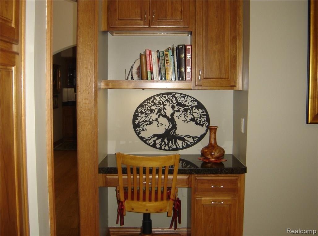 2829 Six Mile Road South Lyon, MI 48178 - Photo 31 of 46 Desk area in kitchen.