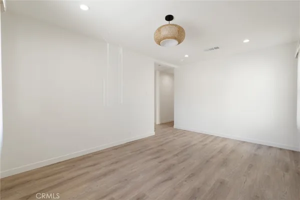 $1,199,999 | 13739 Wyandotte Street, Van Nuys, CA 91405