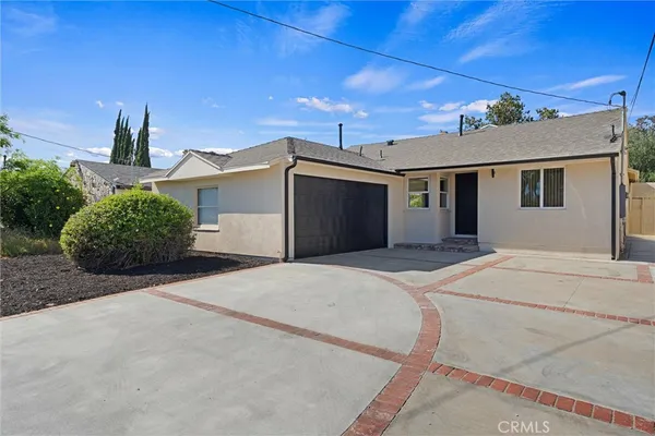 $1,199,999 | 13739 Wyandotte Street, Van Nuys, CA 91405
