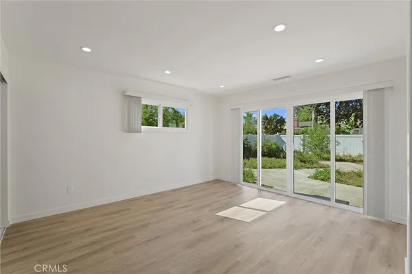 $1,199,999 | 13739 Wyandotte Street, Van Nuys, CA 91405