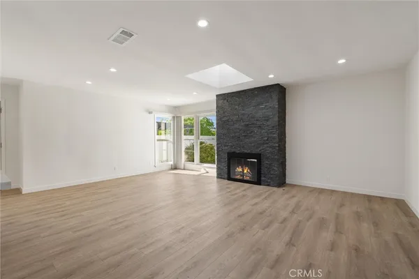 $1,199,999 | 13739 Wyandotte Street, Van Nuys, CA 91405