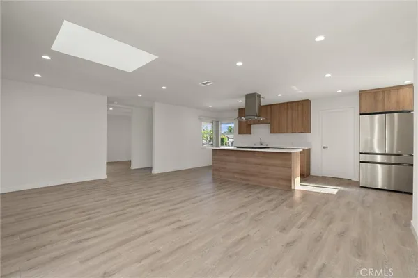 $1,199,999 | 13739 Wyandotte Street, Van Nuys, CA 91405