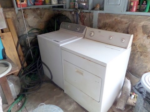 631 Ranck Avenue Mason, TX 76856 - Photo 16 of 17 a utility room with dryer and washer
