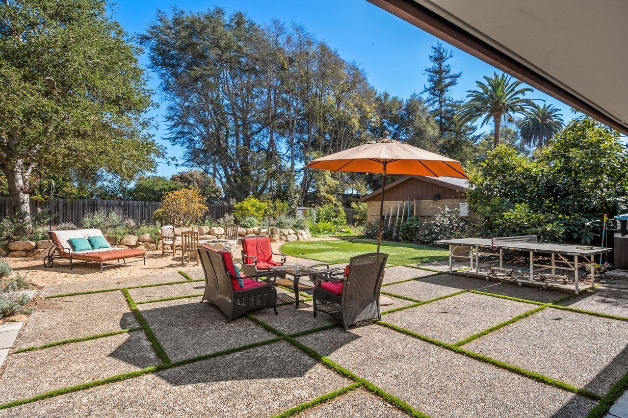 94 Humphrey Road Montecito, CA 93108 - Photo 16 of 25 20_Humphrey94.EntertainmentTerrace1