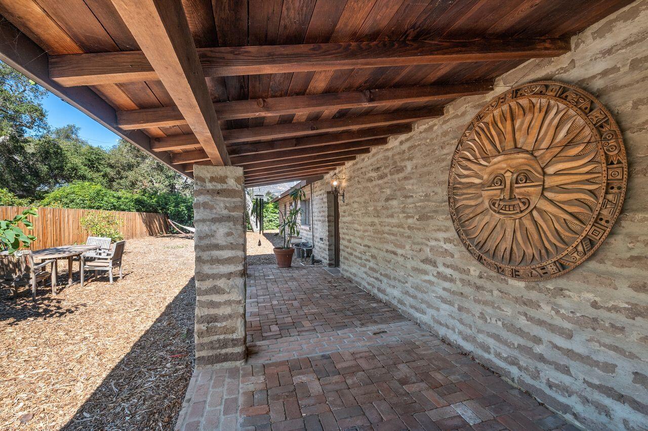 94 Humphrey Road Montecito, CA 93108 - Photo 4 of 25 5_Humphrey94.FrontEntry