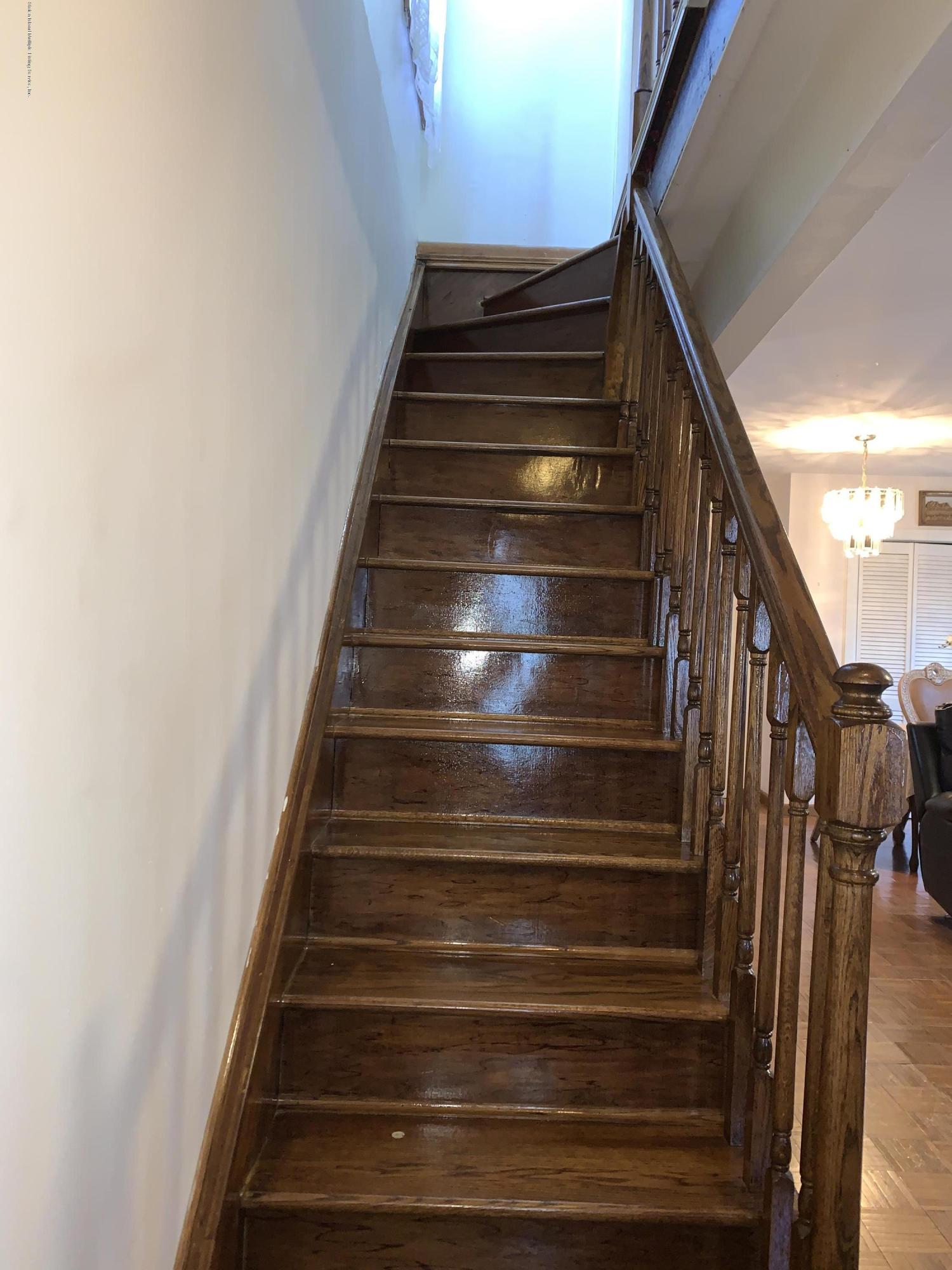 7 Lockman Place Staten Island, NY 10303 - Photo 18 of 41 a view of entryway