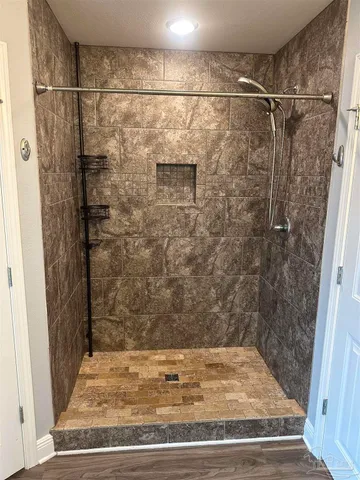 $2,400 | 2413 Spur Lane, Gulf Breeze, FL 32563