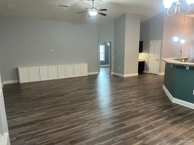 $2,400 | 2413 Spur Lane, Gulf Breeze, FL 32563