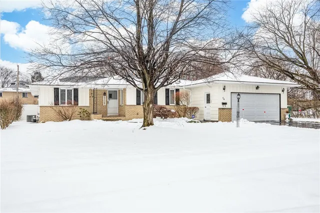 $235,000 | 74 Meyerhill Circle East, Irondequoit, NY 14621