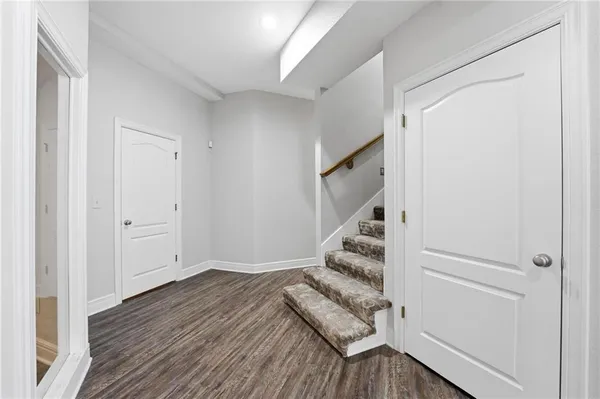 $855,900 | 6119 South National Drive, Parkville, MO 64152
