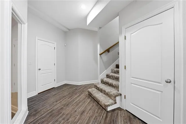 $877,900 | 6119 South National Drive, Parkville, MO 64152