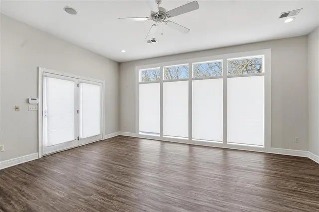 $877,900 | 6119 South National Drive, Parkville, MO 64152