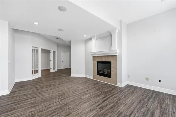 $855,900 | 6119 South National Drive, Parkville, MO 64152