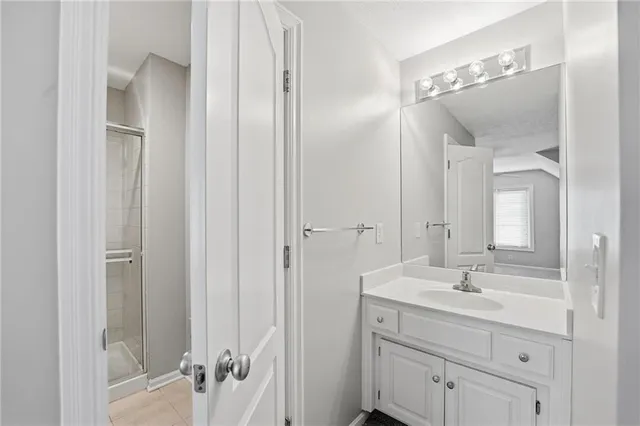 $877,900 | 6119 South National Drive, Parkville, MO 64152