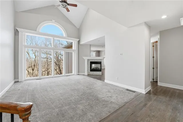 $877,900 | 6119 South National Drive, Parkville, MO 64152