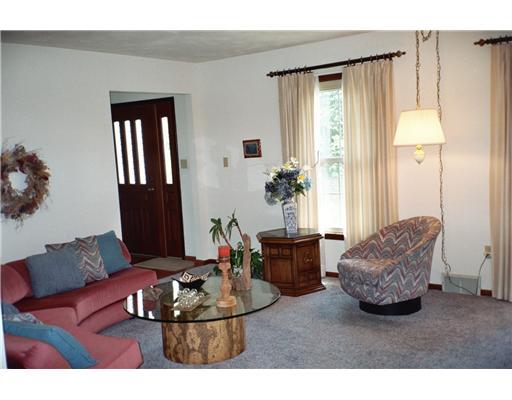 9429 Peebles Road Allison Park, PA 15101 - Photo 2 of 18 Living Room.
