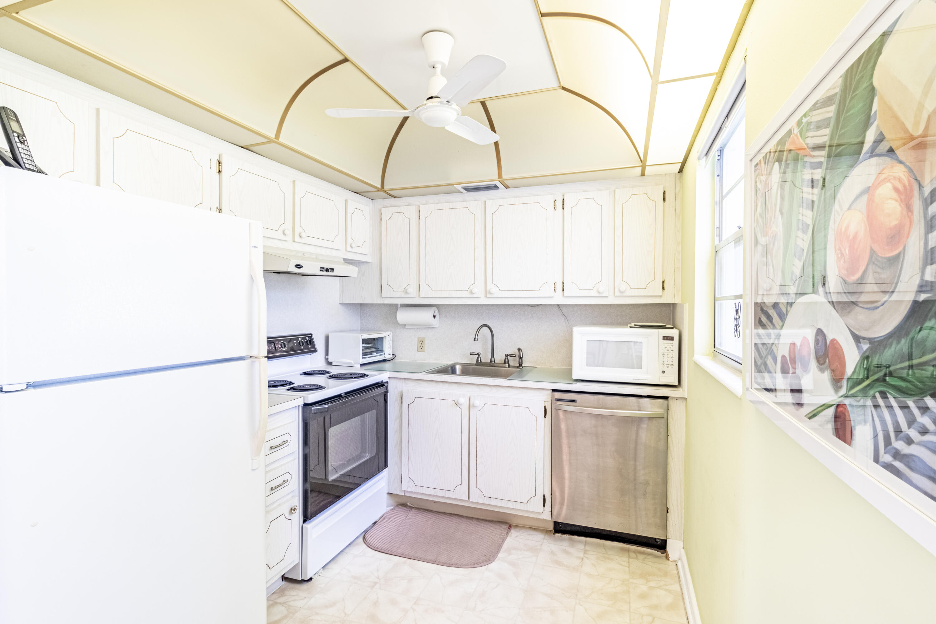 312 Fanshaw H Boca Raton, FL 33434 - Photo 3 of 18 IMG_3668-HDR