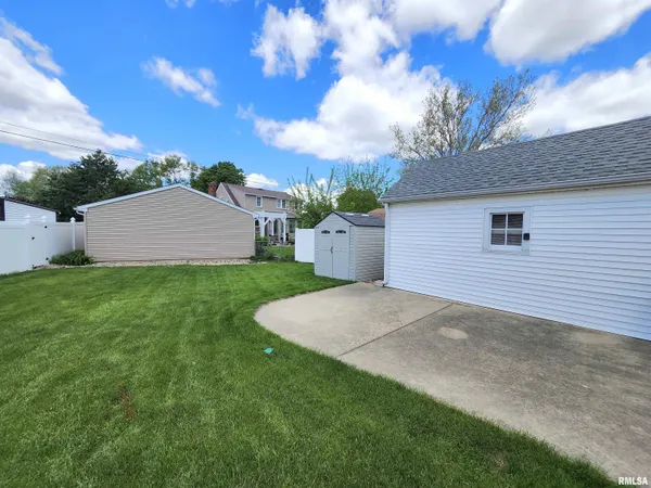 $232,000 | 413 South Nelson Avenue, Morton, IL 61550