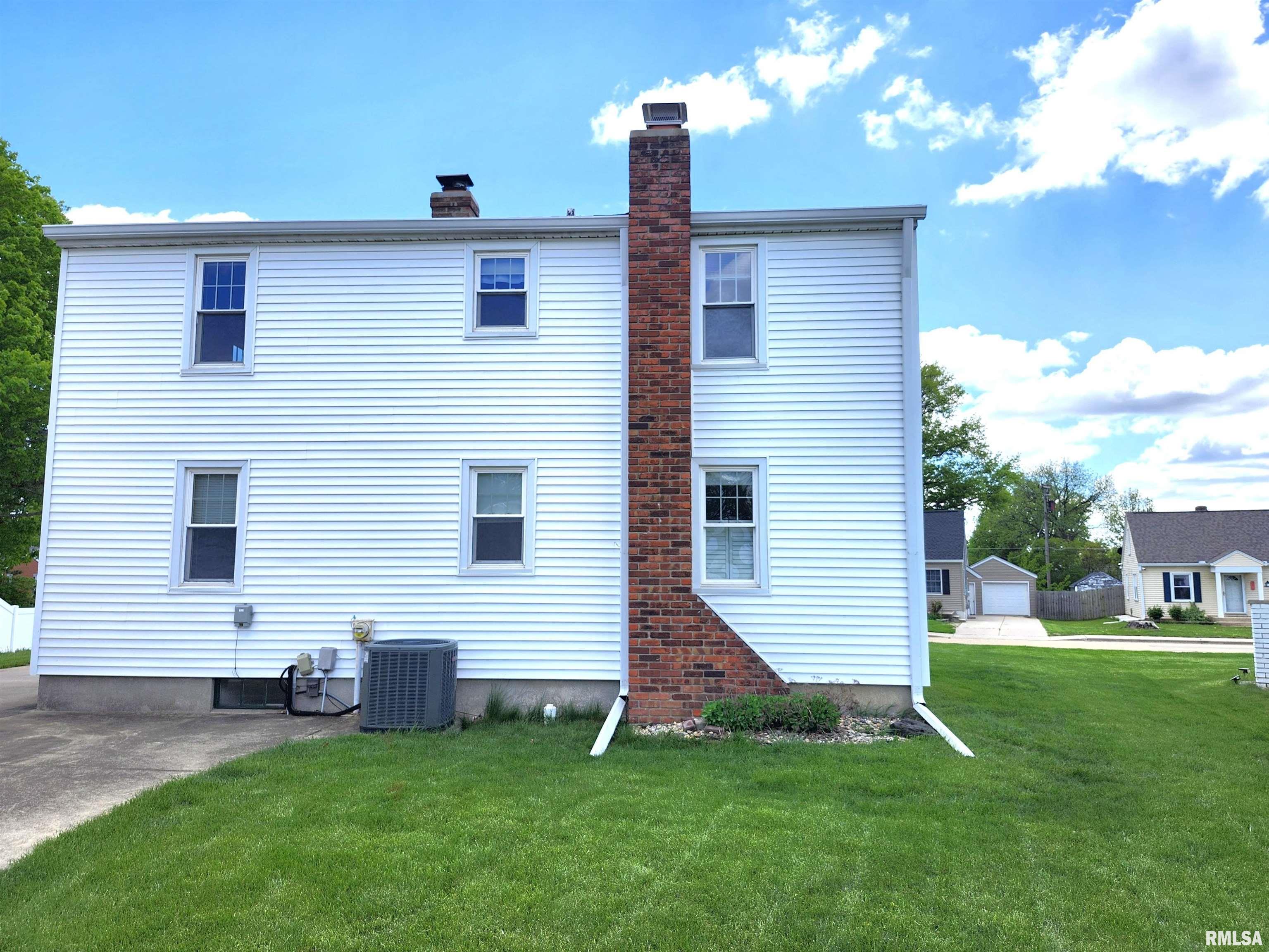 413 South Nelson Avenue Morton, IL 61550 - Photo 12 of 54