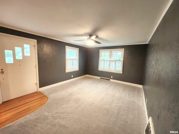 $232,000 | 413 South Nelson Avenue, Morton, IL 61550