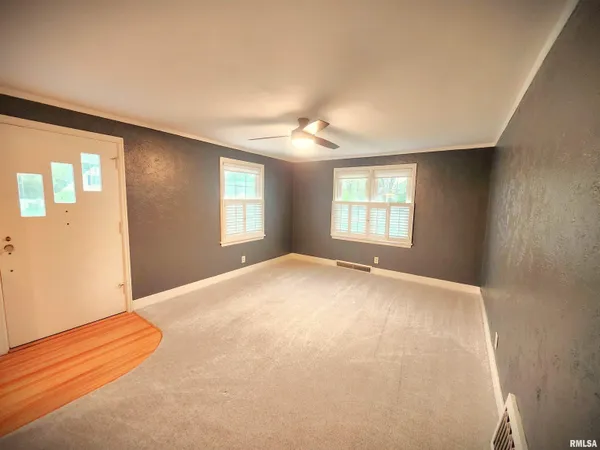$232,000 | 413 South Nelson Avenue, Morton, IL 61550