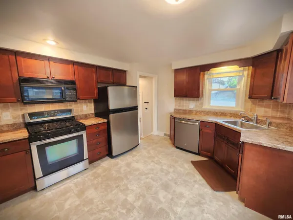 $232,000 | 413 South Nelson Avenue, Morton, IL 61550