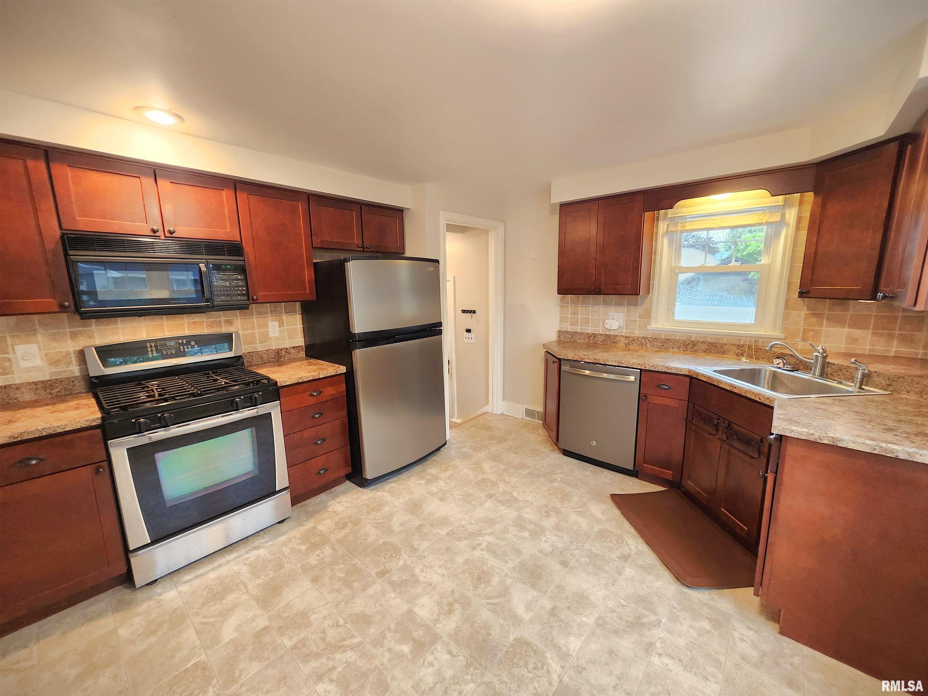 413 South Nelson Avenue Morton, IL 61550 - Photo 22 of 54