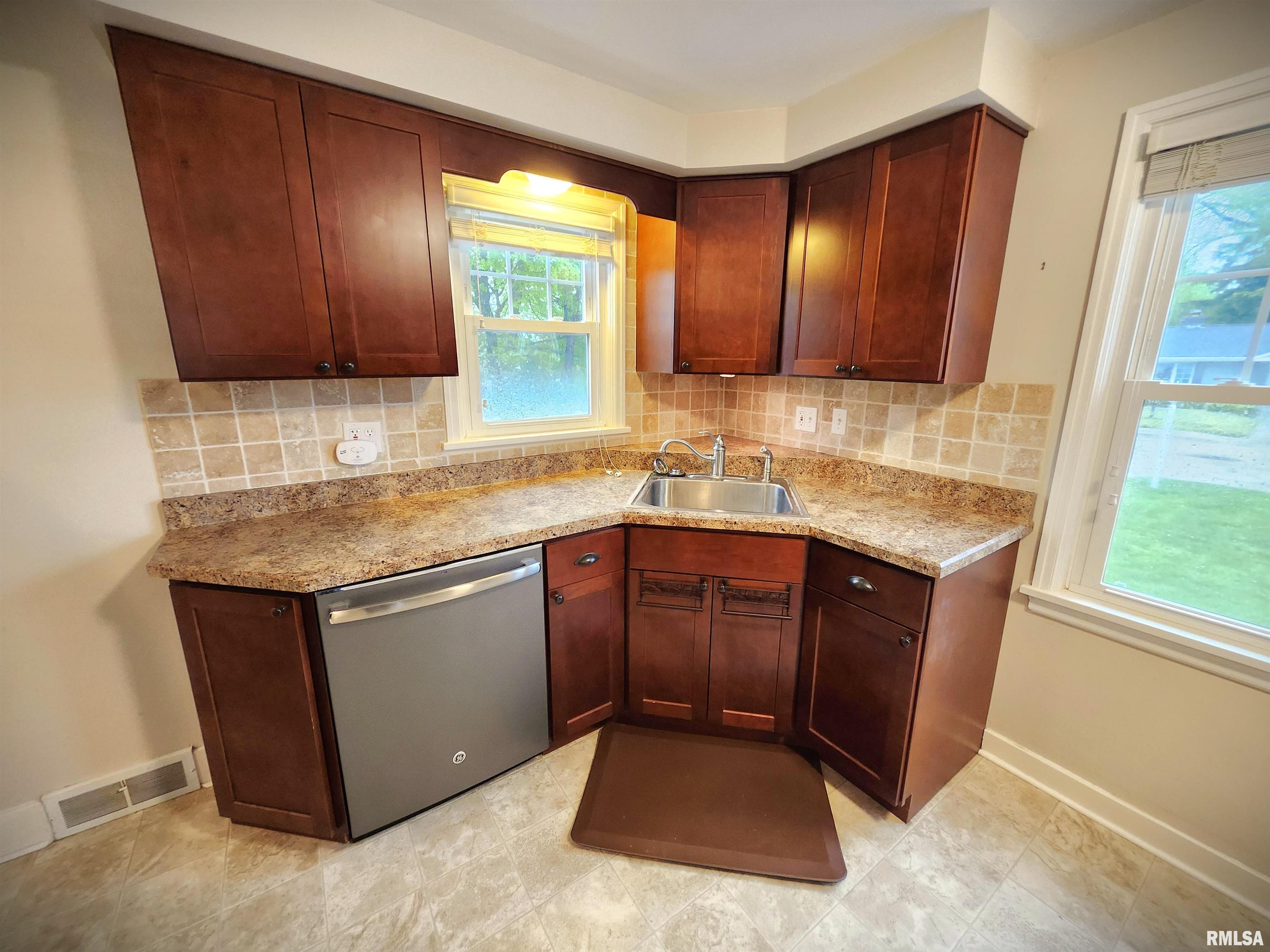 413 South Nelson Avenue Morton, IL 61550 - Photo 23 of 54