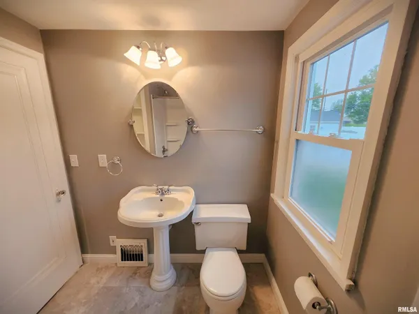 $232,000 | 413 South Nelson Avenue, Morton, IL 61550