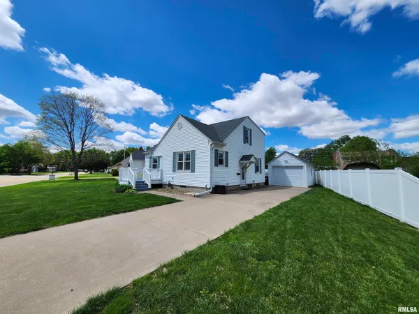 $232,000 | 413 South Nelson Avenue, Morton, IL 61550