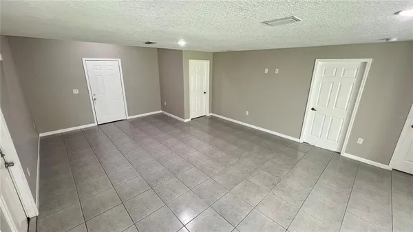 a view of a garage