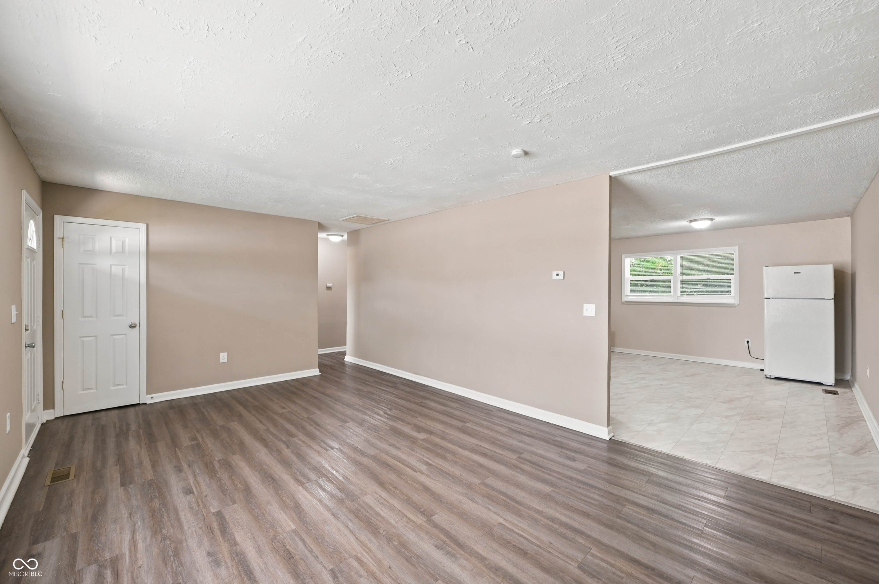 8619 Montery Road Indianapolis, IN 46226 - Photo 3 of 23