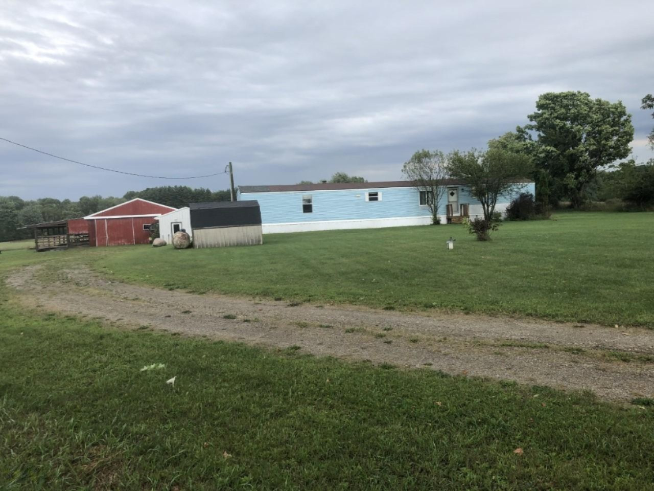 4266 North Miles Road Lakeview, MI 48850 - Photo 1 of 10 thumbnail_IMG_4219