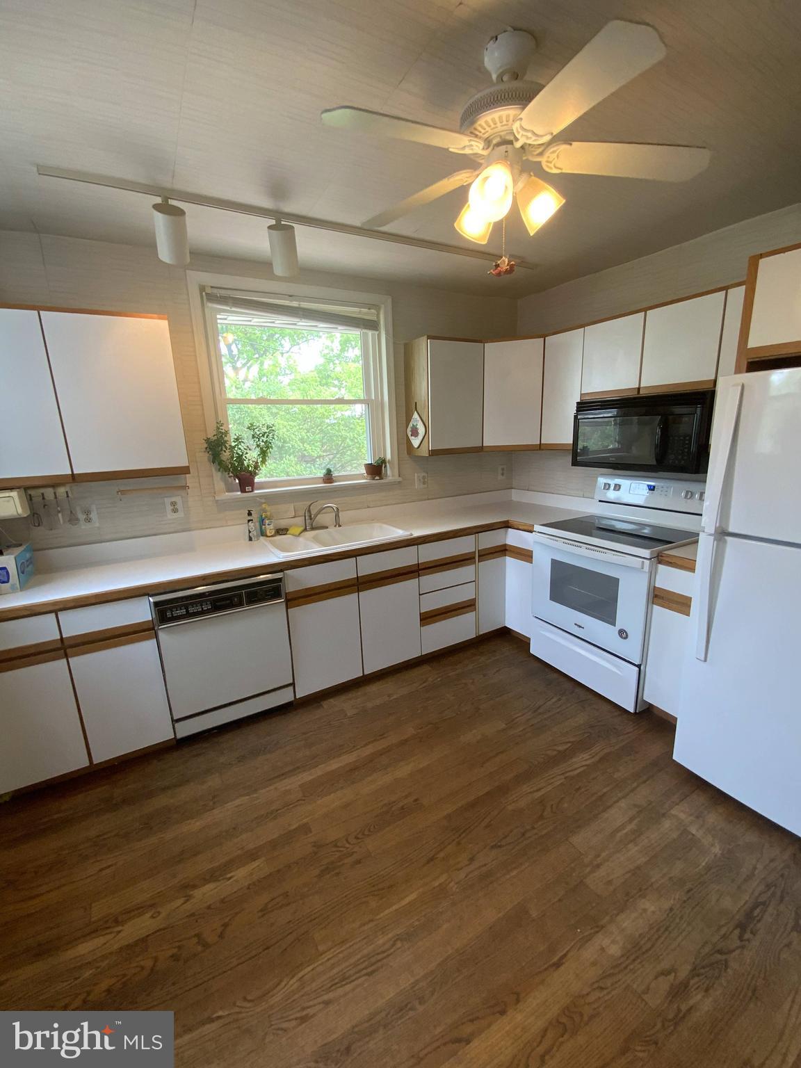 6484 Morris Park Road Philadelphia, PA 19151 - Photo 15 of 27 Gallery Image 15