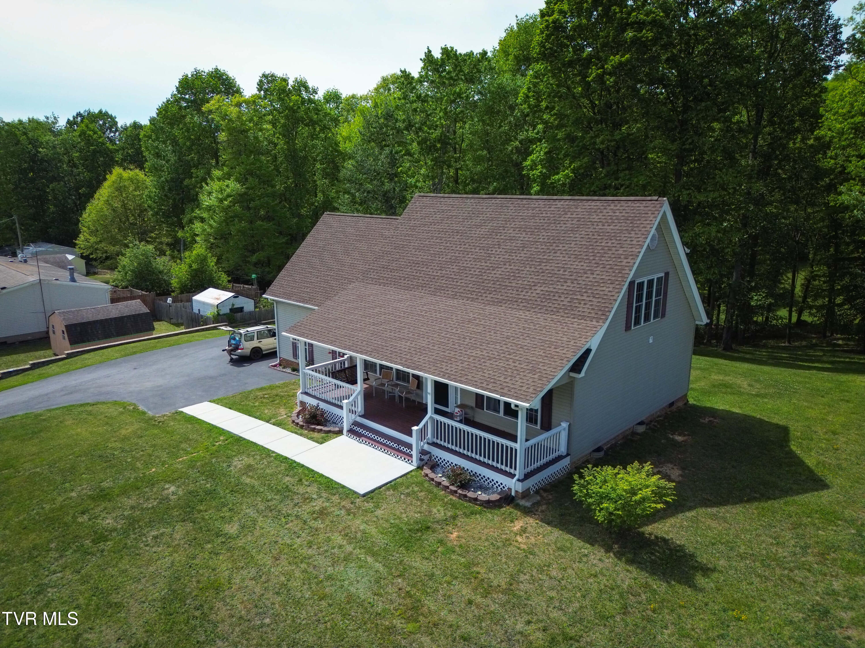 30221 Old Saltworks Road Meadowview, VA 24361 - Photo 5 of 45 Messenger_creation_14DA2C2B-EA60-4478-80
