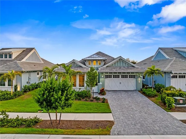 a view of front of house with a yard