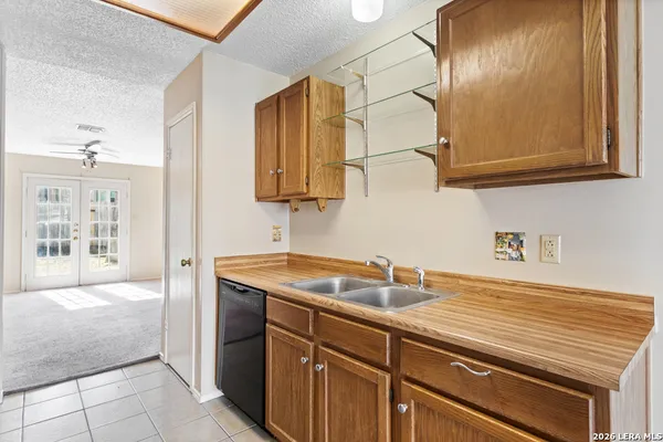 $1,700 | 7706 Bayberry, San Antonio, TX 78240