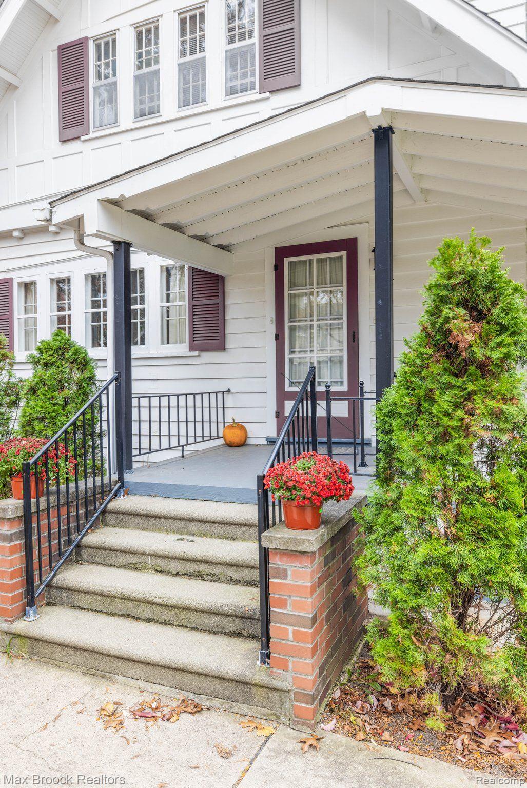 Front Entryway 