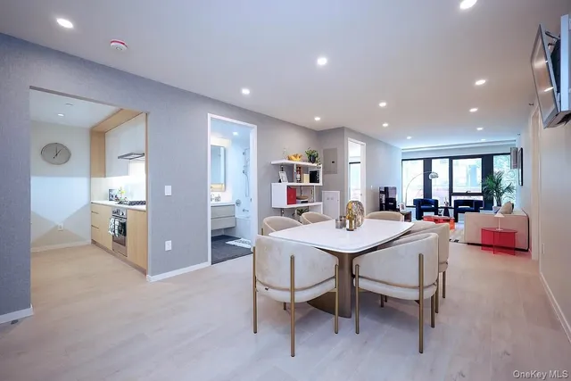 $1,250,000 | 40-22 61st Street, Unit 3E | Woodside