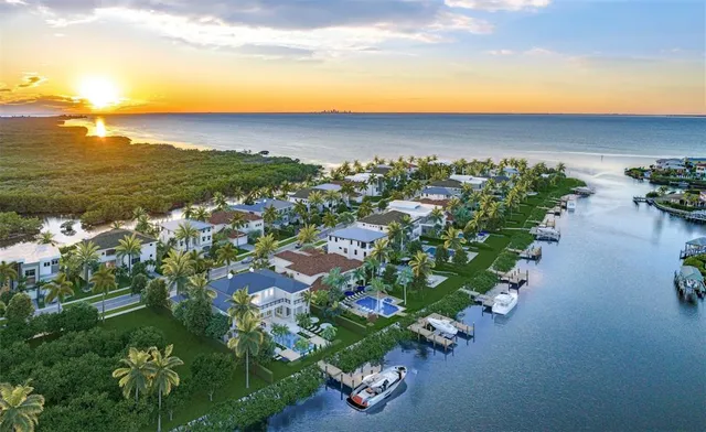 $860,000 | 28 Hammock Bay Boulevard, Apollo Beach, FL 33572