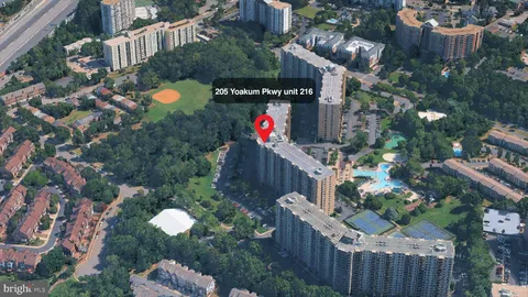 $299,000 | 205 Yoakum Parkway, Unit 216, Alexandria, VA 22304