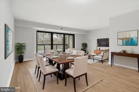 $299,000 | 205 Yoakum Parkway, Unit 216, Alexandria, VA 22304