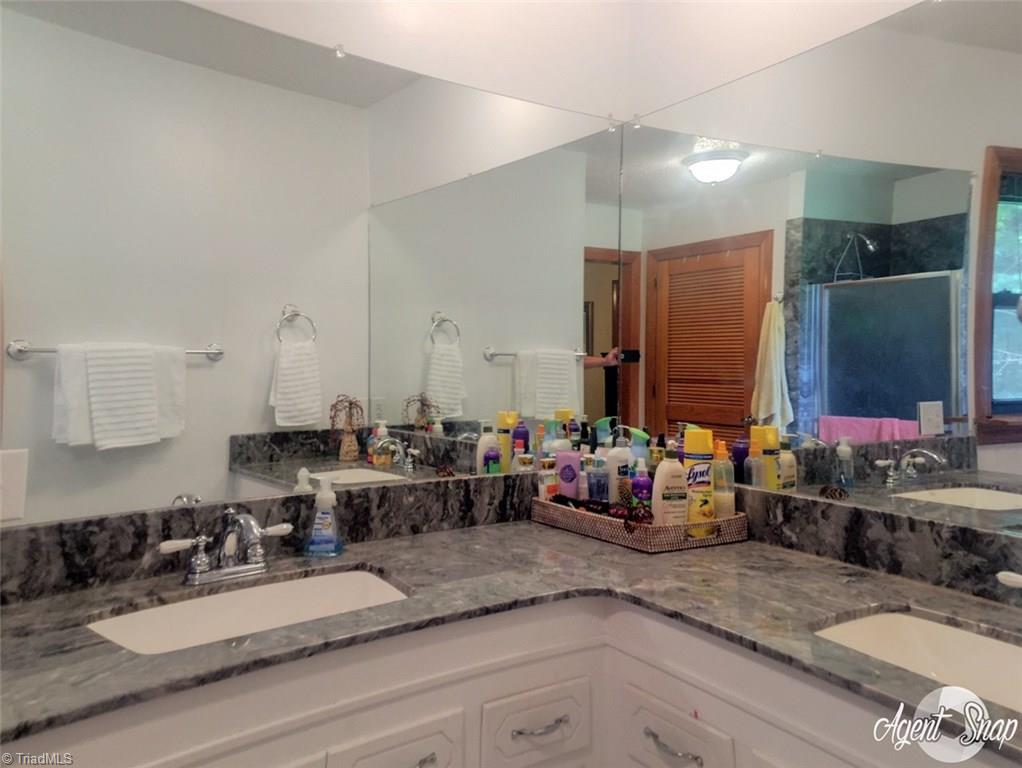 237 Twin Oaks Road Elkin, NC 28621 - Photo 11 of 23 Gallery Image 11